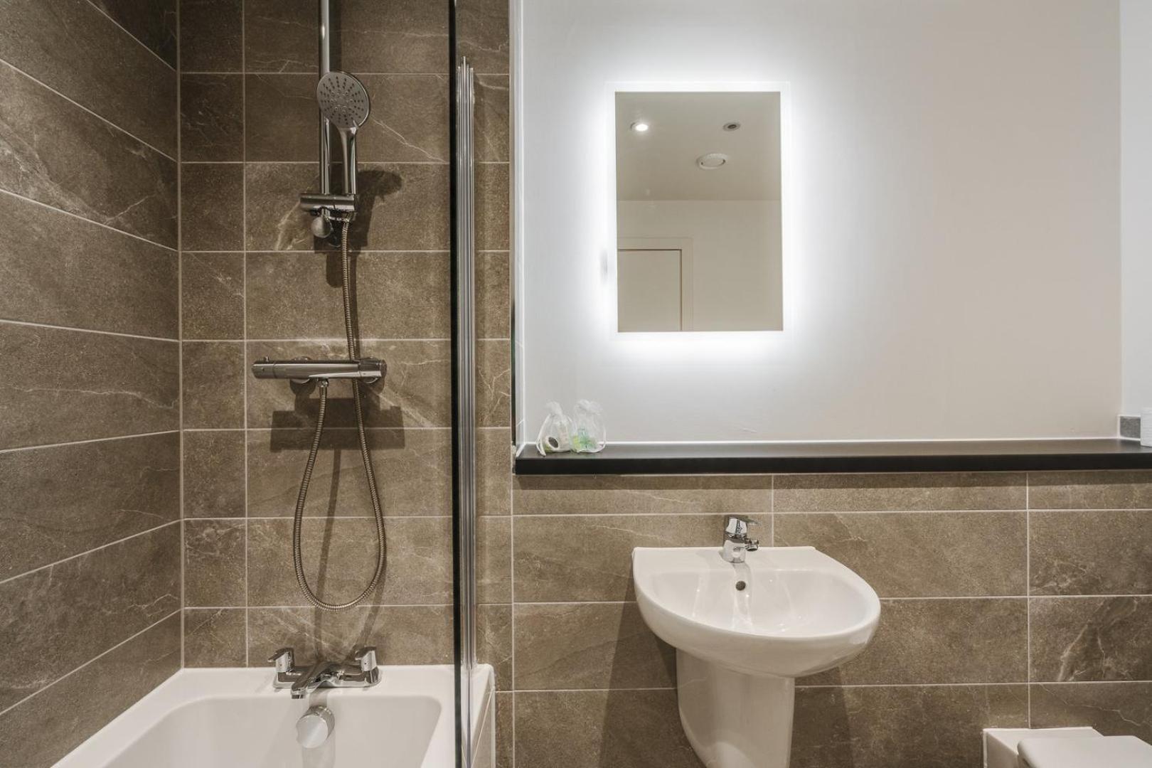 Guestready - Urban Refuge In Vauxhall, No Wifi Liverpool Bagian luar foto